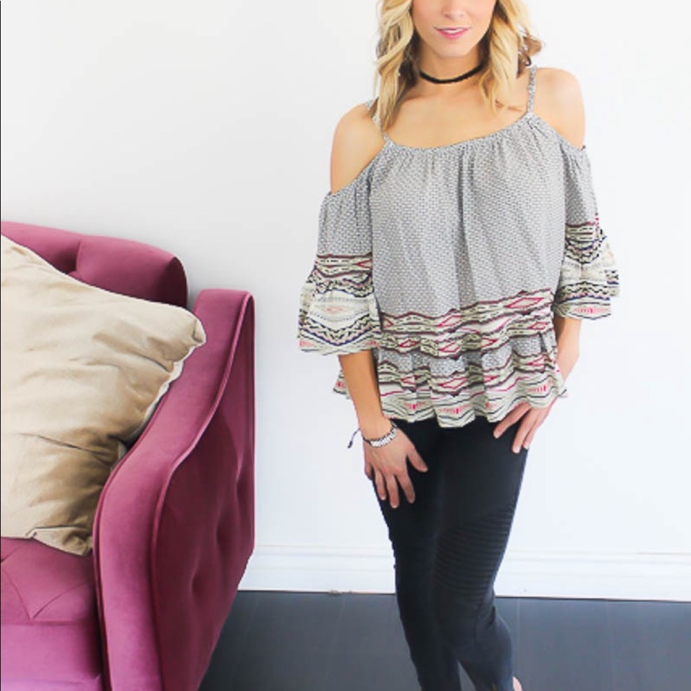 Geometric Pattern Bell Sleeve Top - Picture 3 of 6